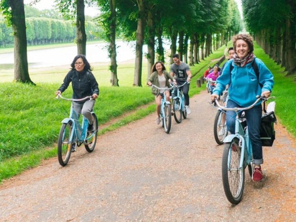 bike tour in Versailles