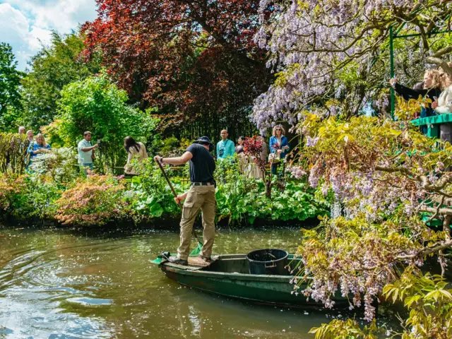 rowboat in Giverny