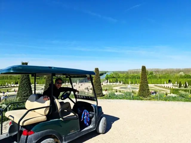 golf cart in versailles gardens
